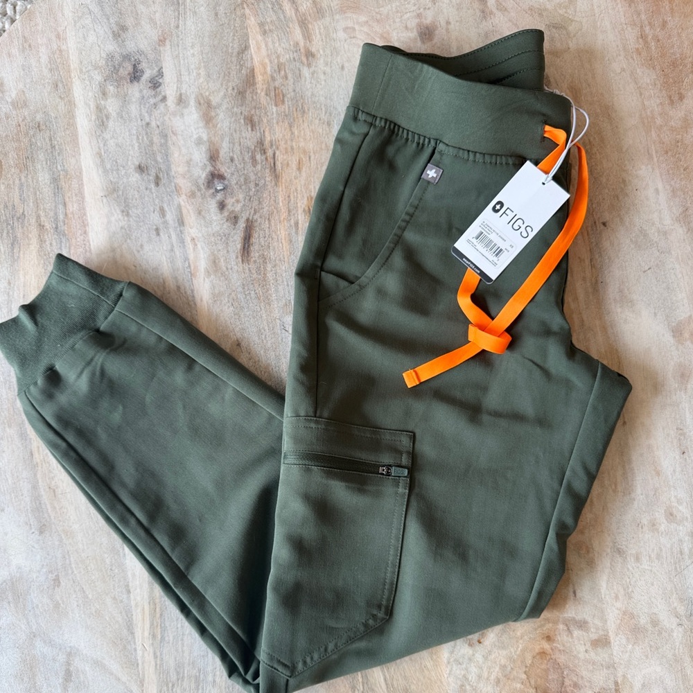 SOLD FIGS Women’s Zamora Jogger Scrub Pants